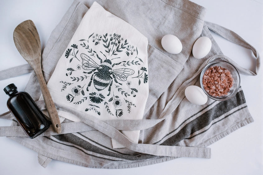 Kitchen Towel with Charcoal Bee