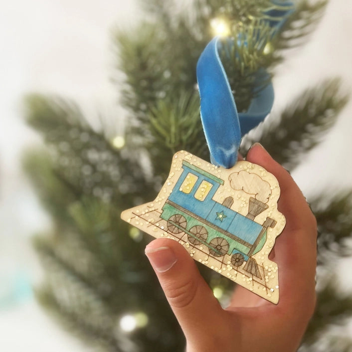 Make Your Own Christmas Train Decoration
