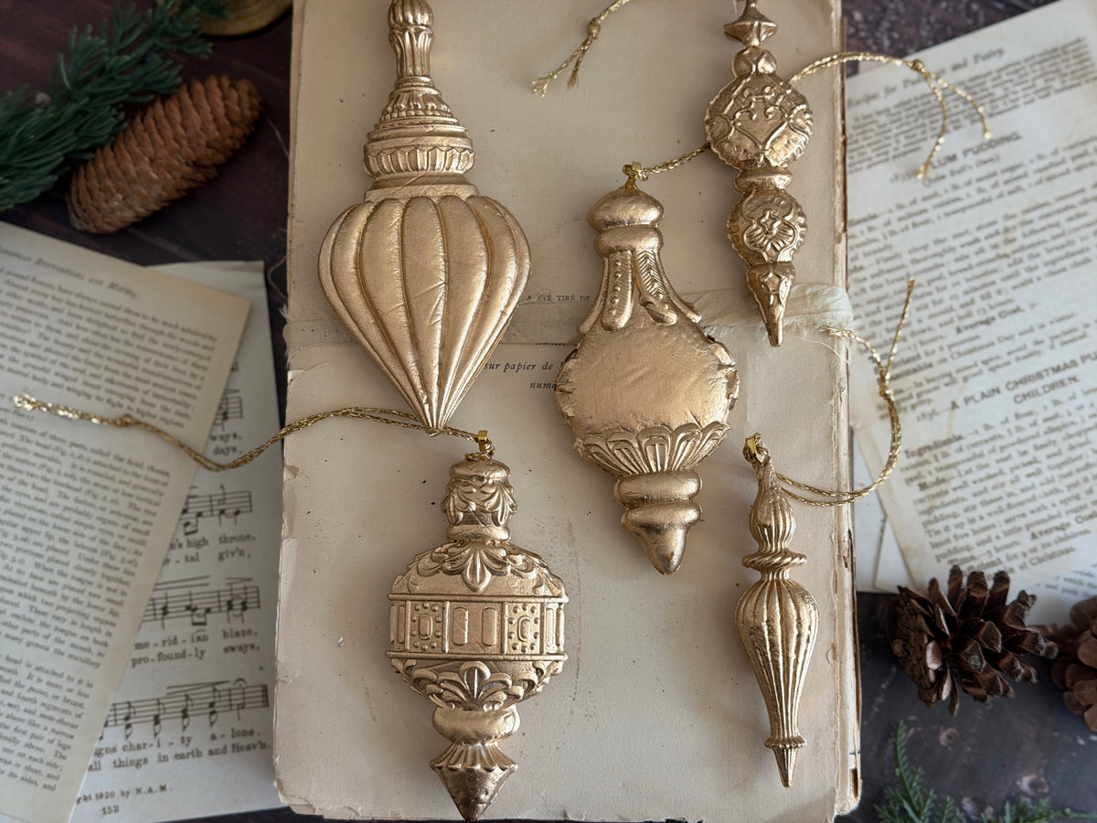 IOD Mould Baubles