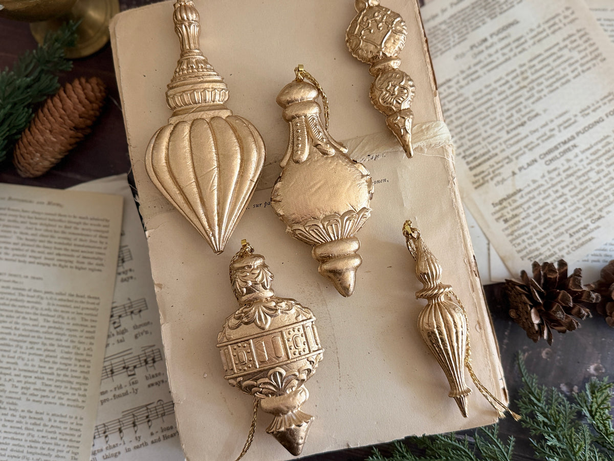 IOD Mould Baubles
