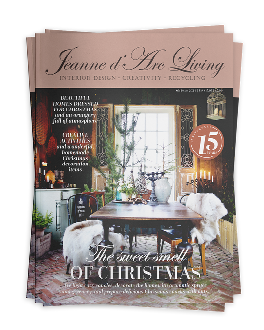 Jeanne d'Arc Living Issue 8
