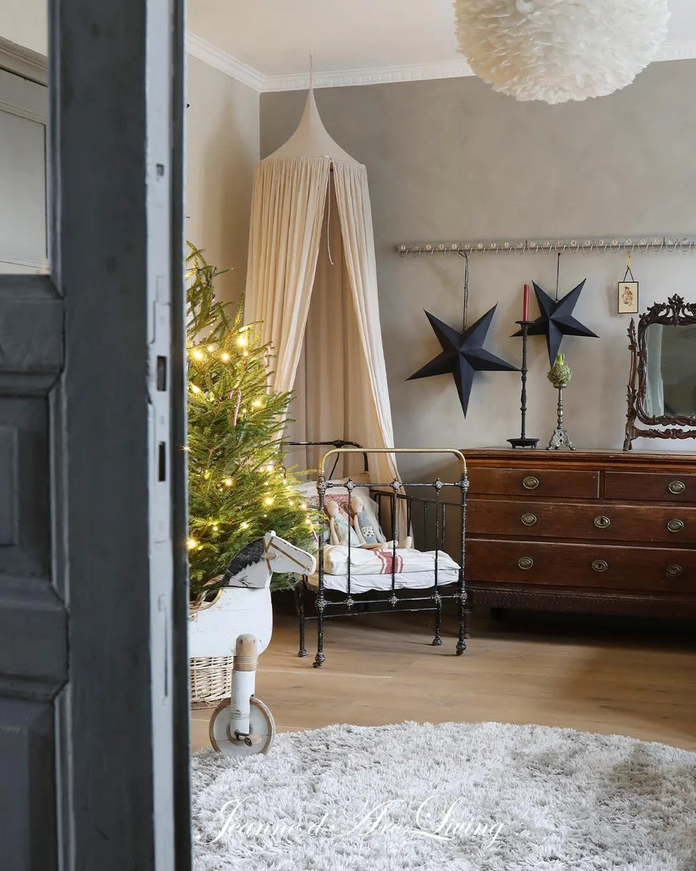 Jeanne d'Arc Living 8th Issue 2025